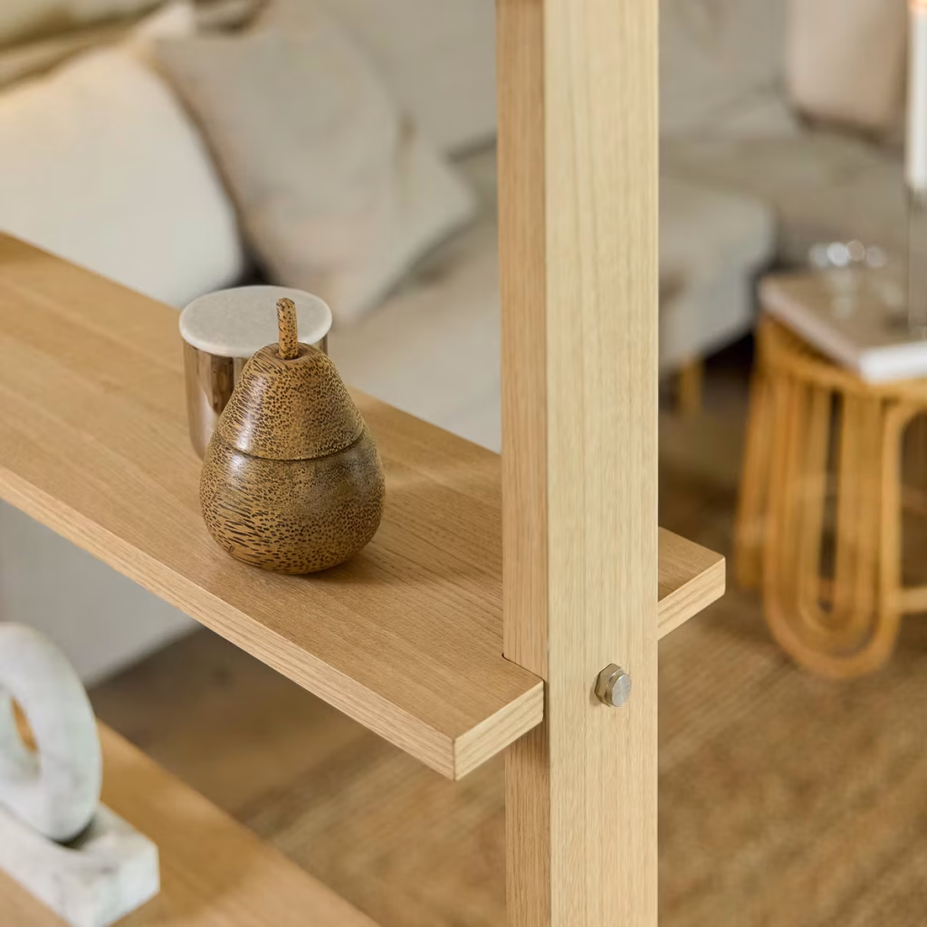 Bild 1 von 10 in EMBRACE | Lova Wood Shelf Galerie